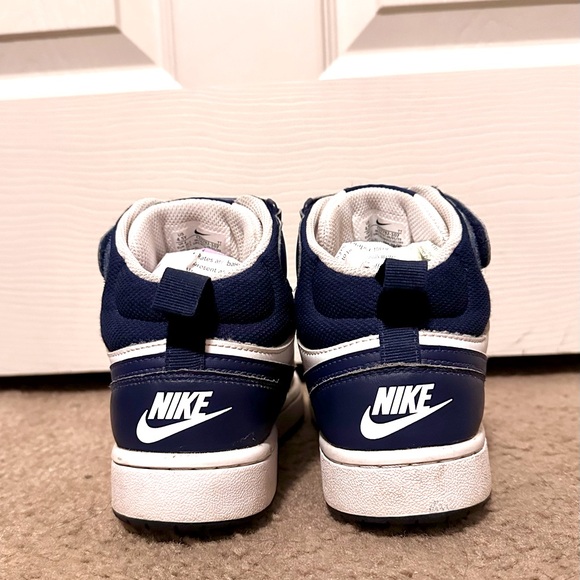 Nike Kids' Blue and White Sneakers - Picture 3 of 5